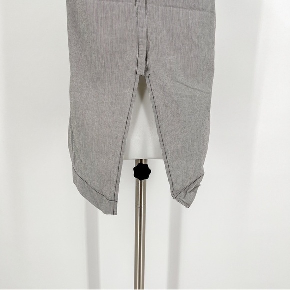 Banana Republic mixed fabric top with a slit - Picture 4 of 5